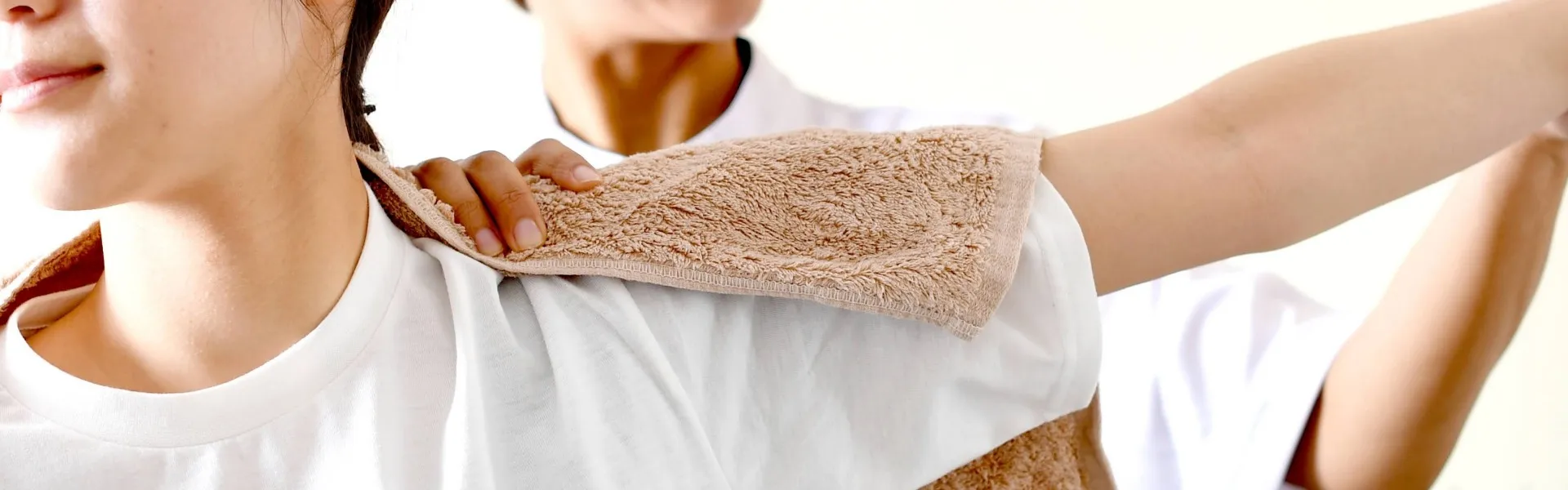 朝に痛みや硬さが出る