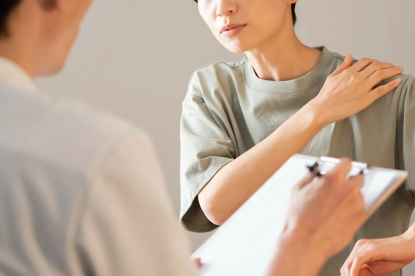 デスクワークで起こる肩こり